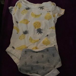 Pineapple onesie and bib